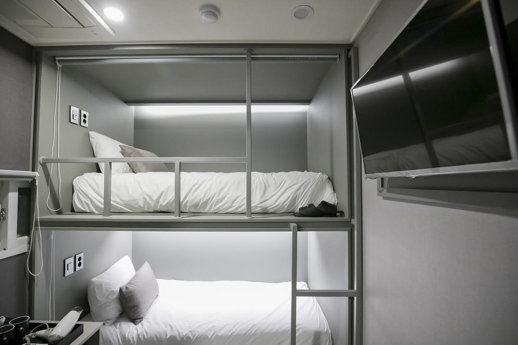 Philstay Myeongdong Station Сеул Екстер'єр фото