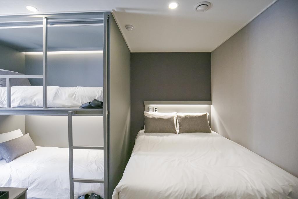 Philstay Myeongdong Station Сеул Екстер'єр фото