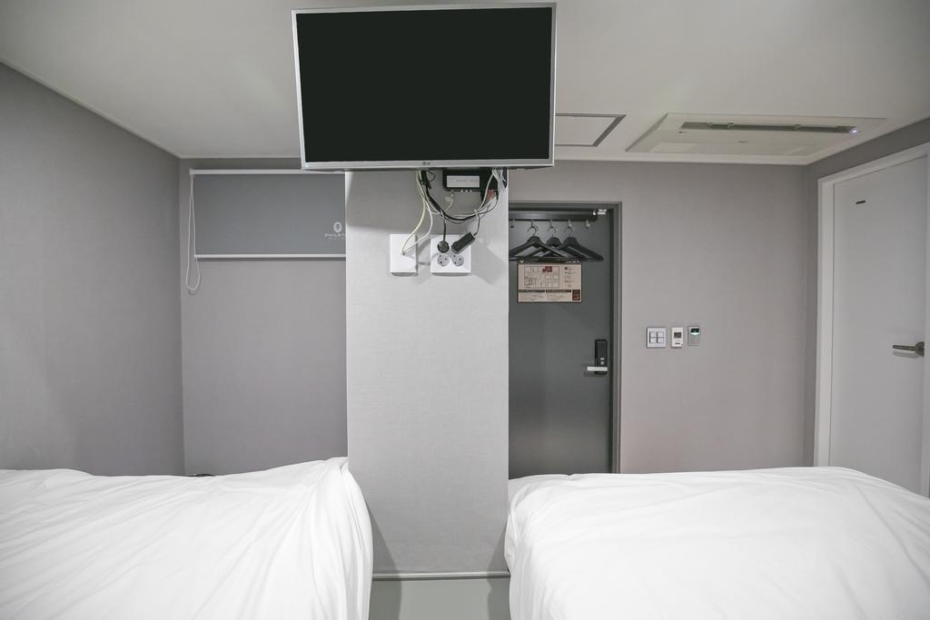 Philstay Myeongdong Station Сеул Екстер'єр фото